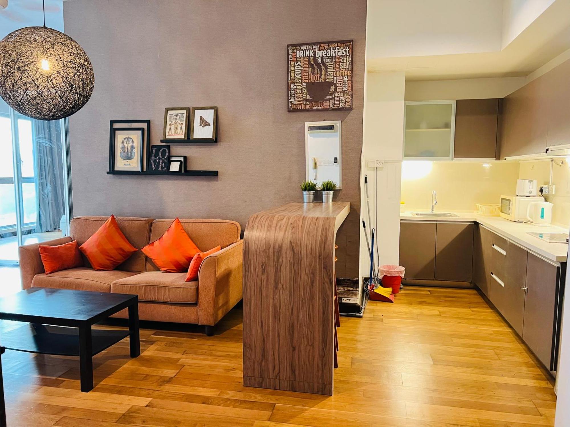 Regalia Spritz Empire Hostel クアラルンプール エクステリア 写真