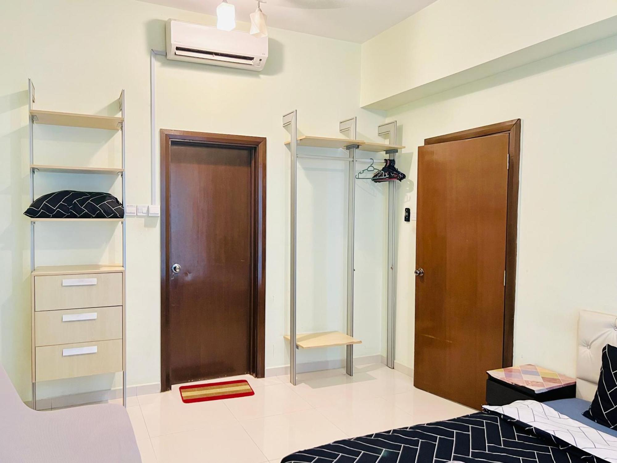 Regalia Spritz Empire Hostel クアラルンプール エクステリア 写真