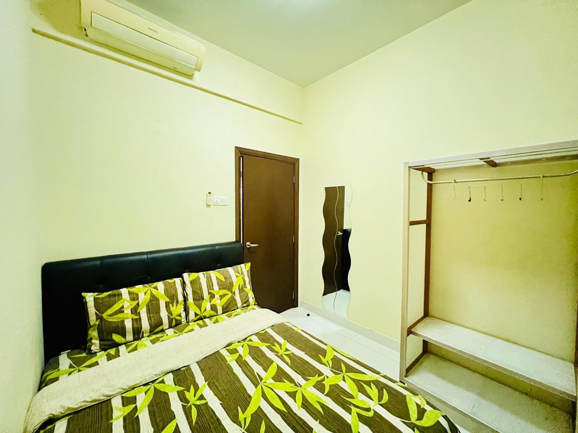 Regalia Spritz Empire Hostel クアラルンプール エクステリア 写真