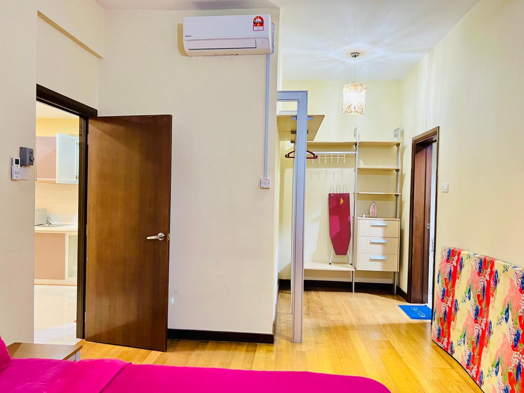 Regalia Spritz Empire Hostel クアラルンプール エクステリア 写真